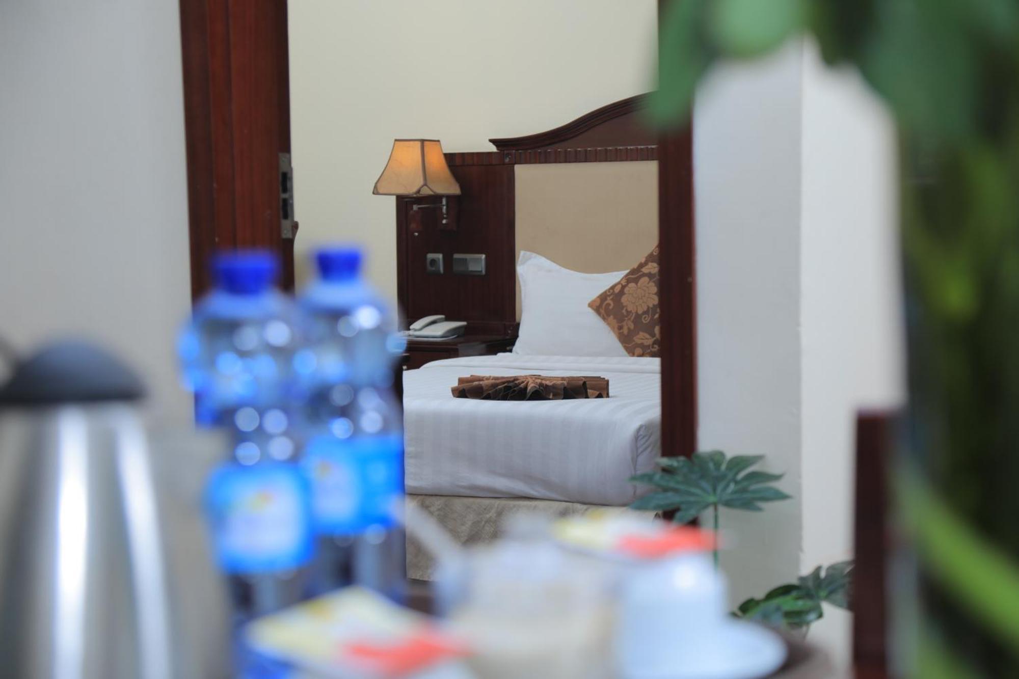 Debredamo Hotel Addis Ababa Dış mekan fotoğraf