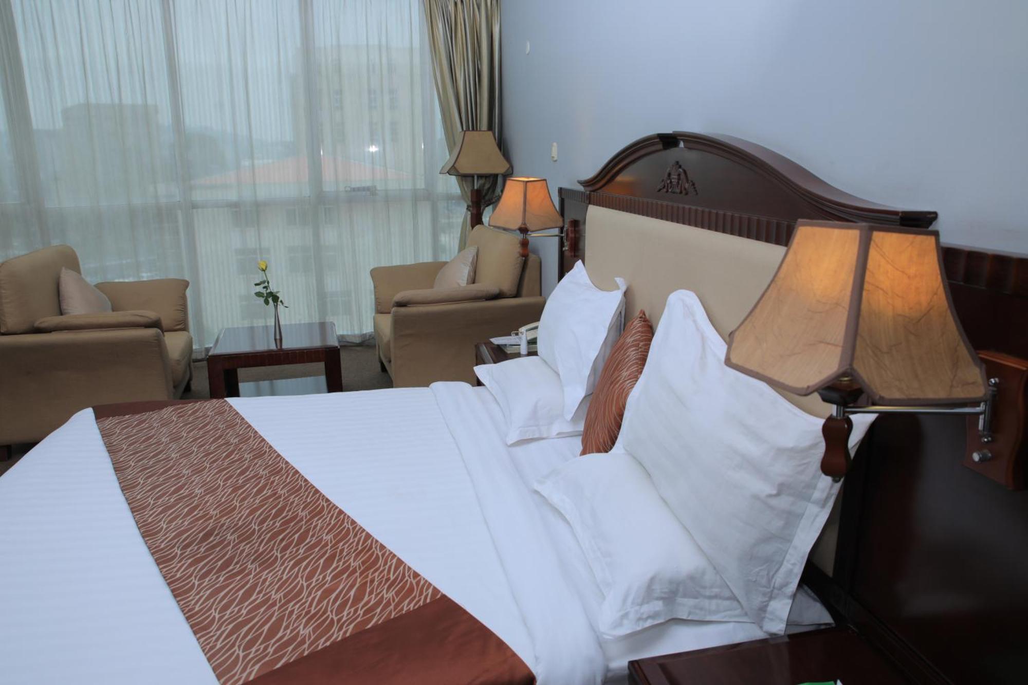 Debredamo Hotel Addis Ababa Dış mekan fotoğraf
