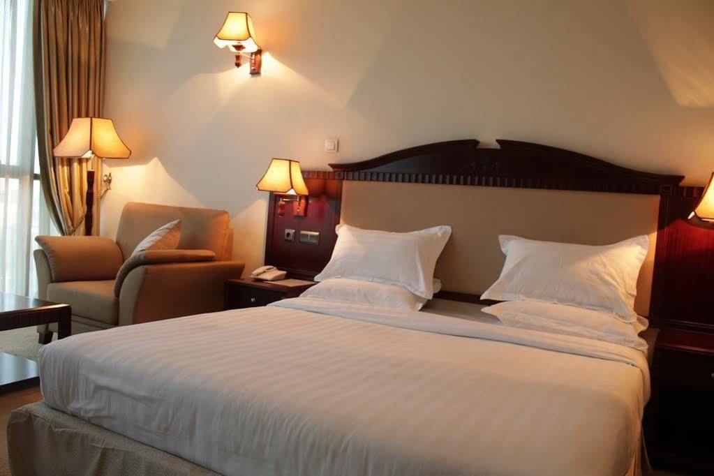 Debredamo Hotel Addis Ababa Dış mekan fotoğraf